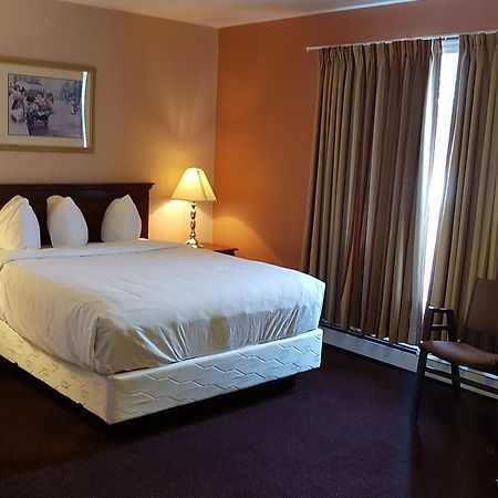 Queens Arms Inn シャーロットタウン エクステリア 写真