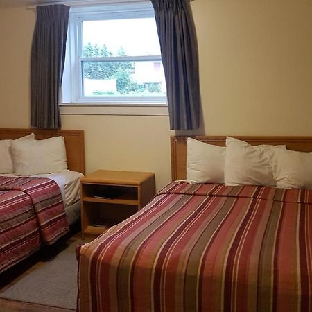 Queens Arms Inn シャーロットタウン エクステリア 写真