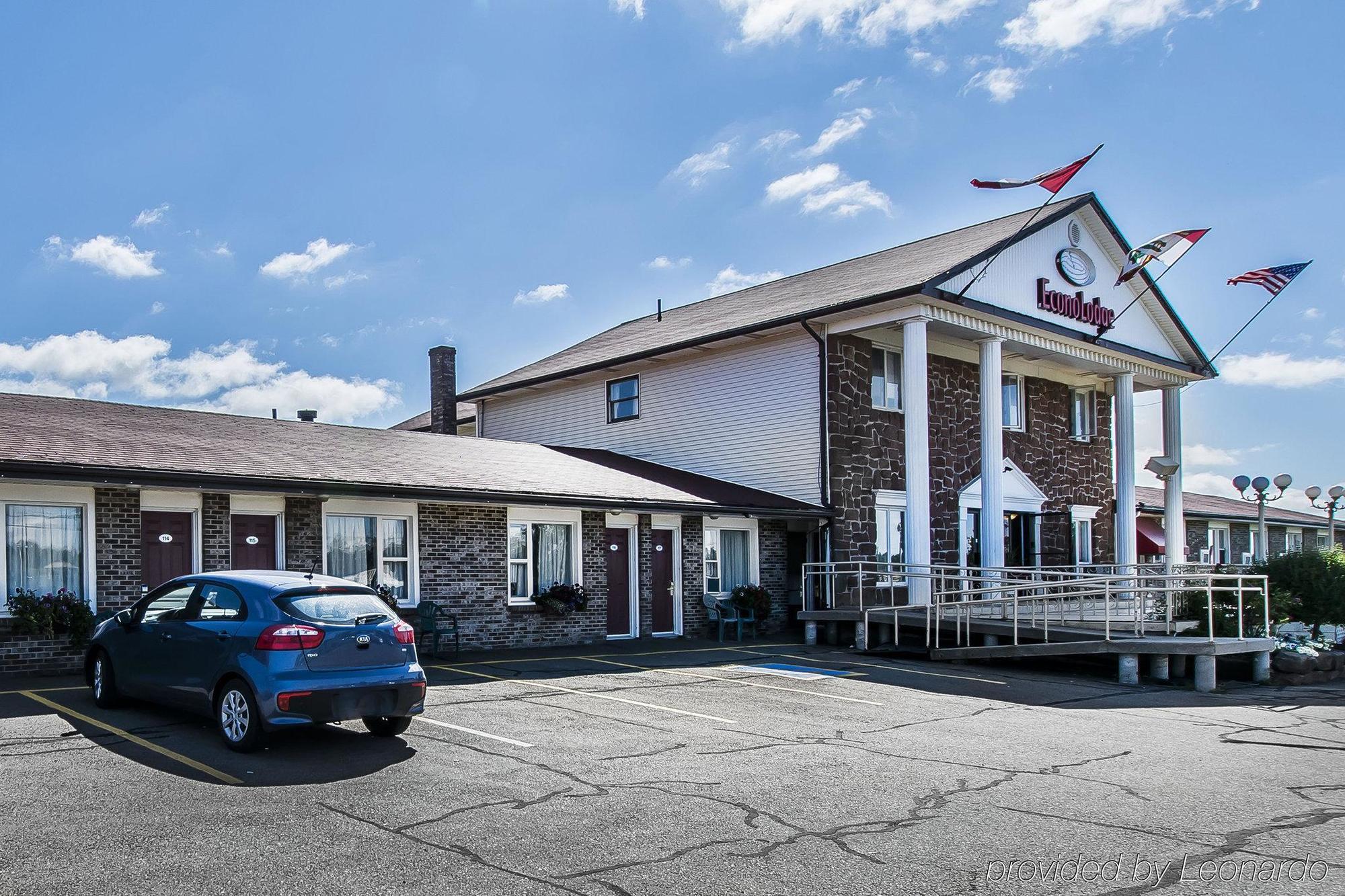 Queens Arms Inn シャーロットタウン エクステリア 写真